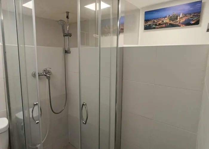 Loft 2 Personas